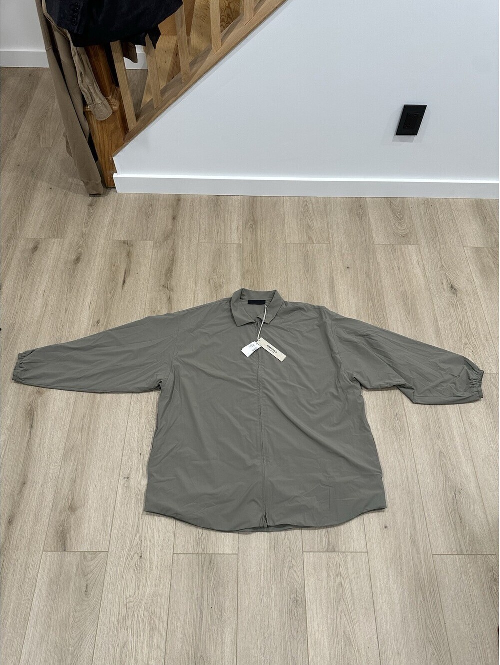 NWT Fear of God Essential zip up oversized jacket nylon lightweight Medium Dust